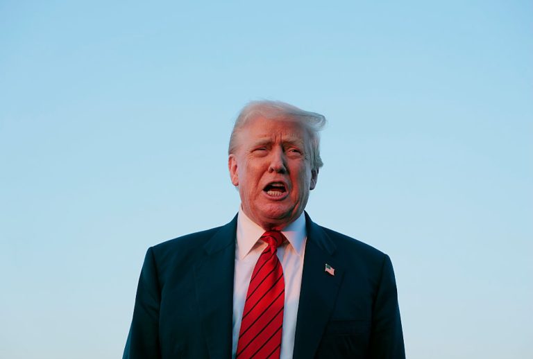 “Be quiet!”: Trump chastises reporter for asking about Chicago plans