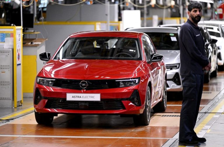 “Do not back down” on 100% electric cars by 2035: 150 companies call on Brussels