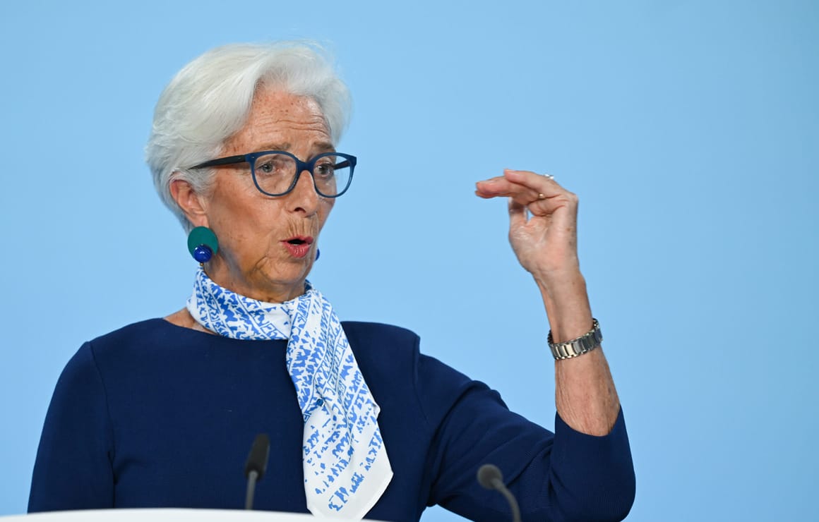 ECB keeps rates unchanged as economy steadies