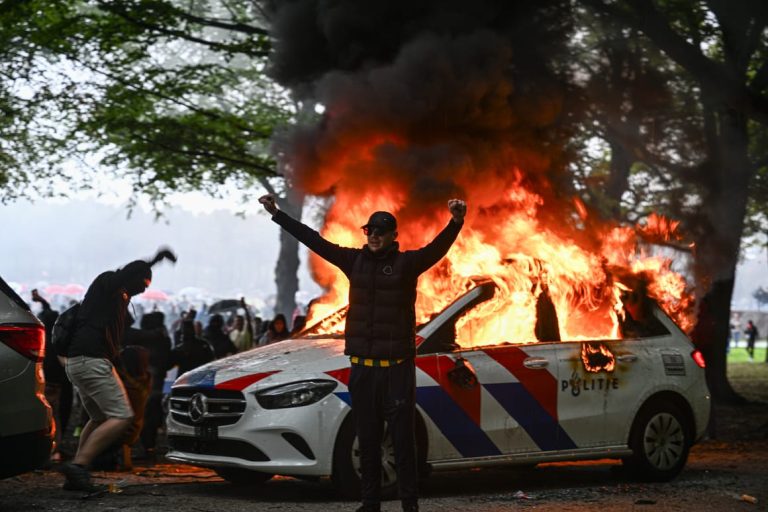 Dutch anti-immigration protest turns violent