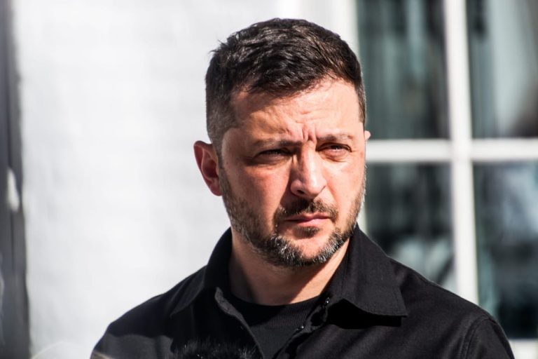 Zelenskyy urges tough sanctions on Russia ahead of Trump meeting