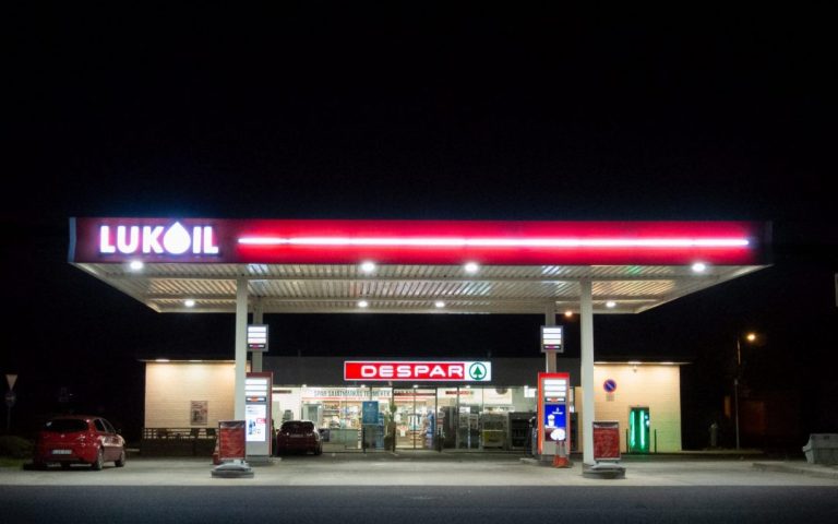 The EU is considering tariffs on its imports of Russian oil