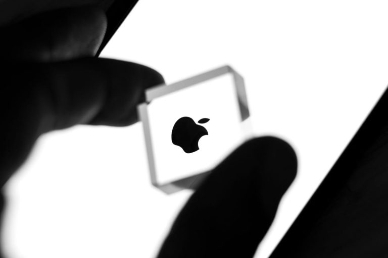EU Commission lashes out at Apple for wanting landmark digital law scrapped