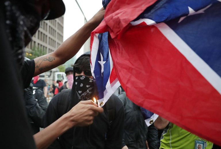 Republicans keep pushing unconstitutional flag-burning ban