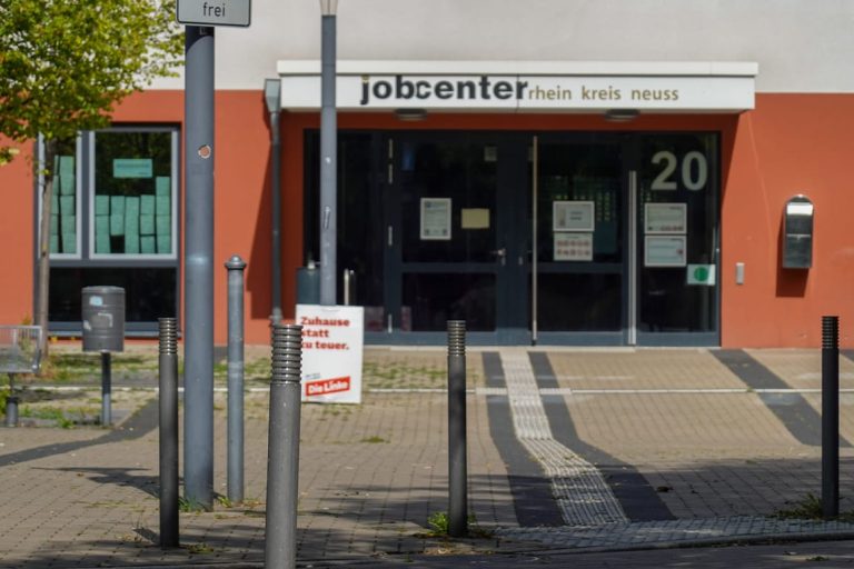 Unemployment hits 14-year high as Germany waits for Merz’s stimulus