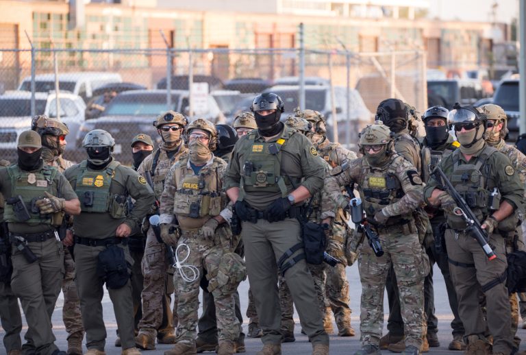 Federal agents storm Chicago apartment building, detain kids