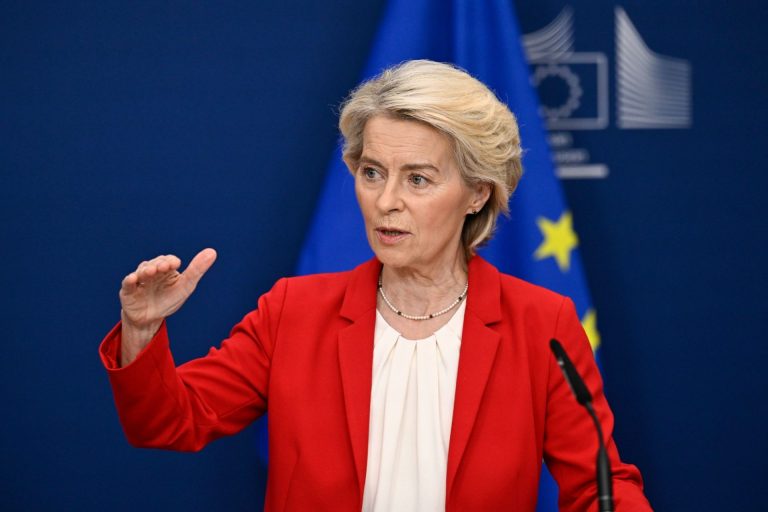 EU Parliament discusses motions of no confidence against the Commission