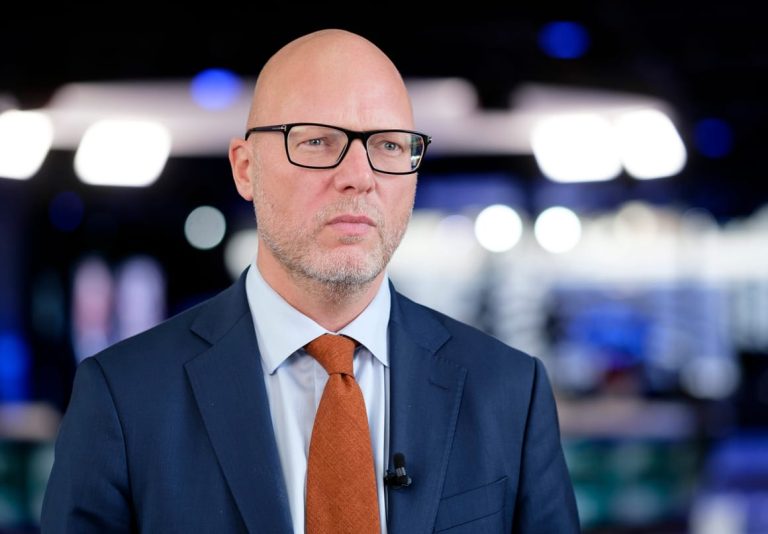 Socialists cave to center-right demands to slash EU green rules