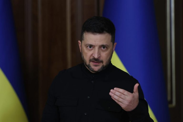 Zelenskyy urges continued pressure on Russia amid strikes on Ukraine energy plants
