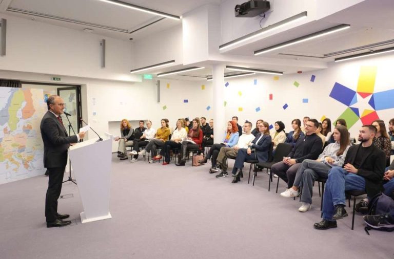 At the Europe House, opportunities through the Erasmus  program for Bosnian students were presented