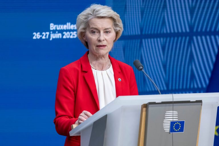 Von der Leyen’s party threatens to reject EU budget proposal in November