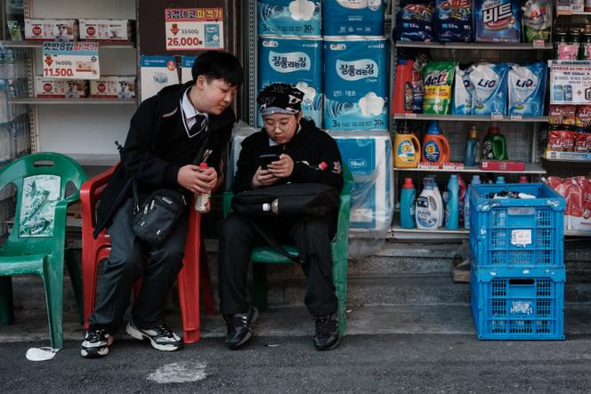 In South Korea, digital detox centers are tackling the country’s growing tech addiction