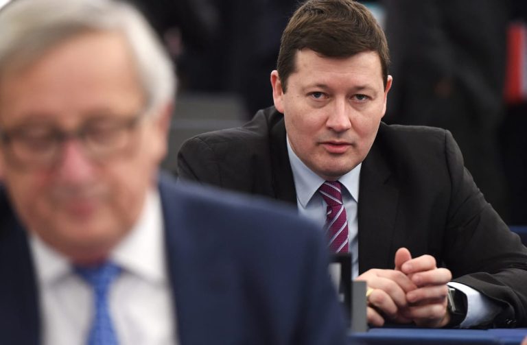 Selmayr’s possible comeback raises prospect of major von der Leyen-Kallas turf war