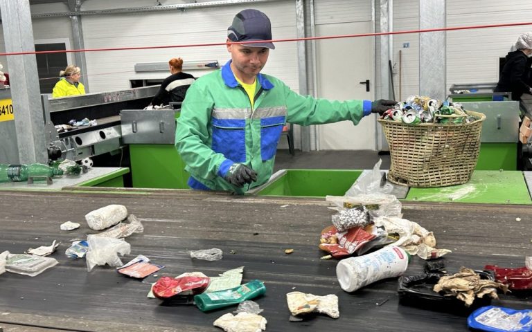 Slovenia in 2021 with the smallest amounts of food waste per capita in the EU