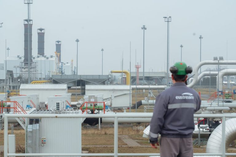 EU countries move to pull plug on Russian gas to Hungary and Slovakia