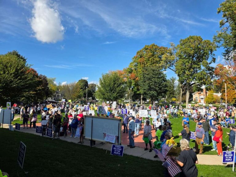 From Judges to Journalists, Wisconsinites Show Up to No Kings Protests