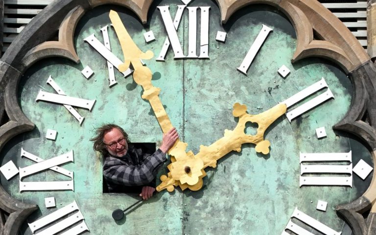 Spain to push at EU level for end to daylight saving time from next year