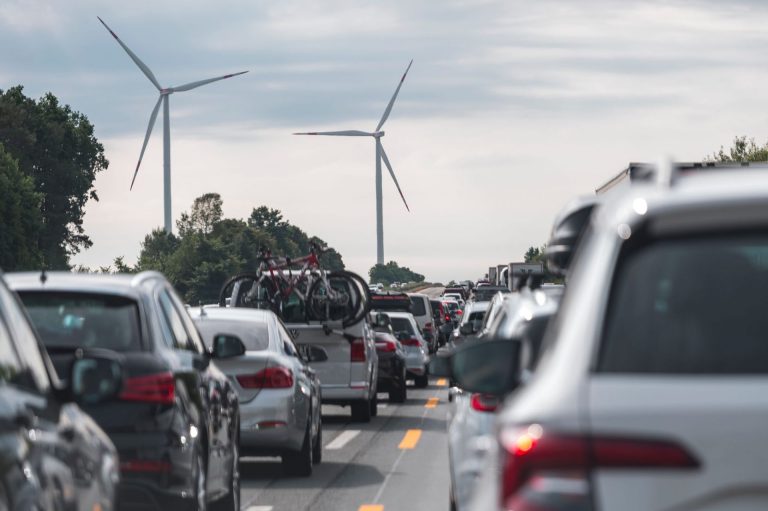 Spain and France for extensive ban on combustion engines