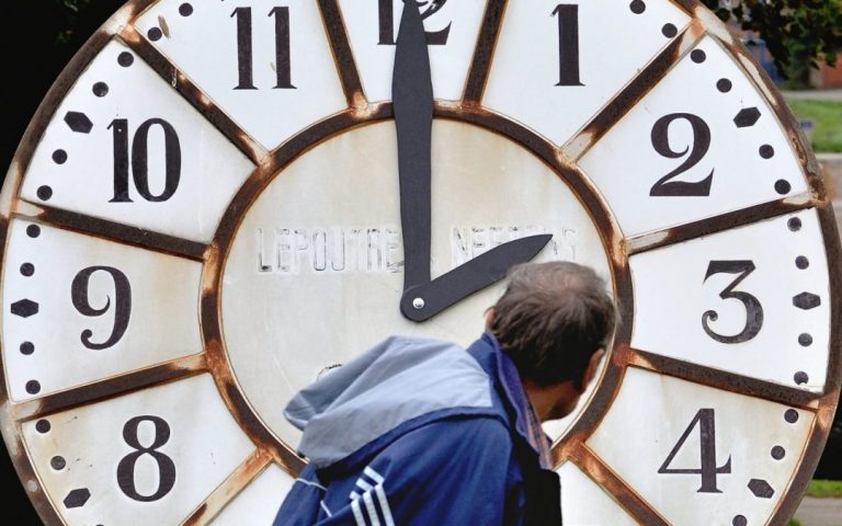 For Brussels, the time has come to end the clock change
