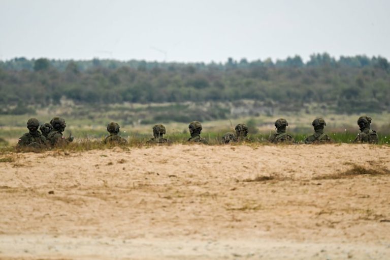 Poland arrests 2 Ukrainians for spying on military