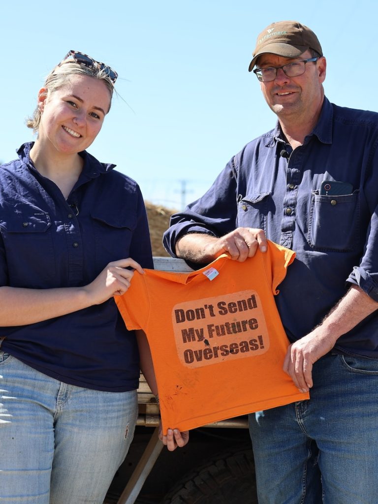 Government tells shoppers to buy Australian to save dwindling food industries