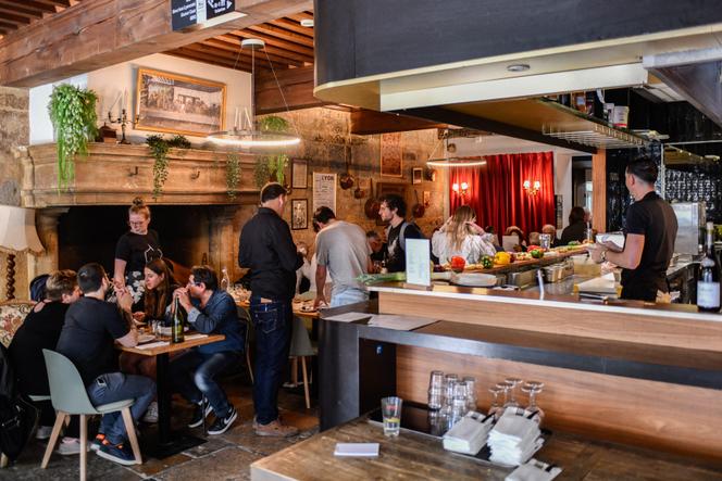 All-you-can-eat buffets attract gourmet and value-conscious diners in France’s city centers