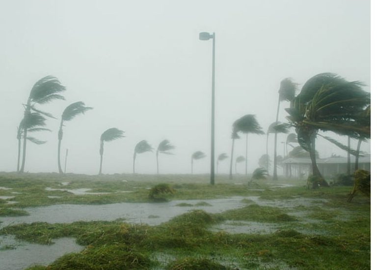 WEATHER: Powerful storms set to slam SIX provinces this WEEKEND