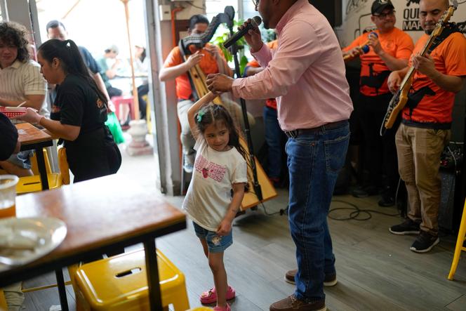 Venezuelan immigration emerges as central issue in Chilean presidential campaign