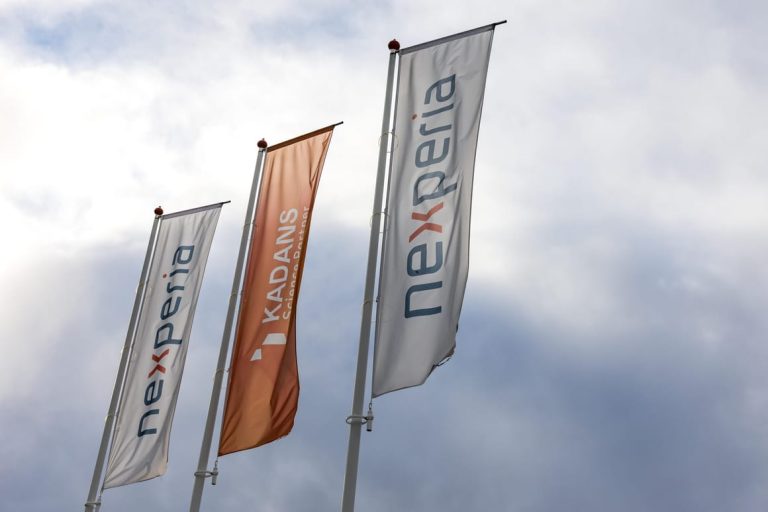 Dutch pause move to take control of Chinese chip firm