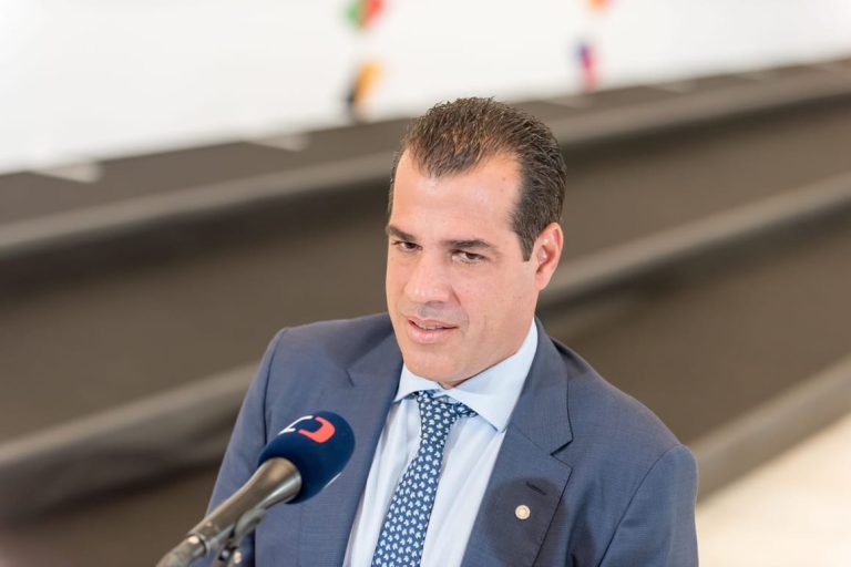 Berlin and Athens to build migrant return hubs in Africa, Greek minister says