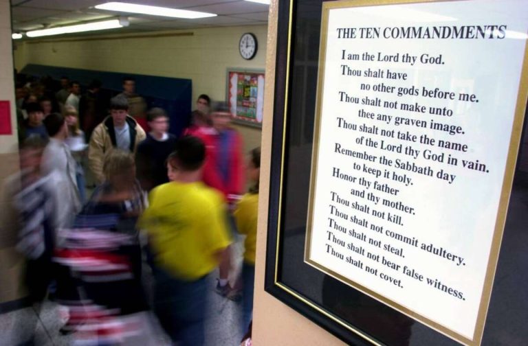 Judge Blocks Texas Law Forcing Ten Commandments Displays in Schools