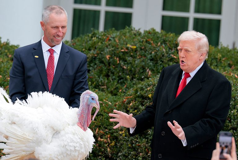 Trump says Biden turkey pardons were “totally invalid” at annual pre-Thanksgiving ceremony