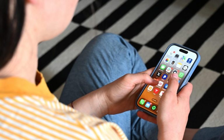 Proposal: 16-Year Age Limit for Social Media