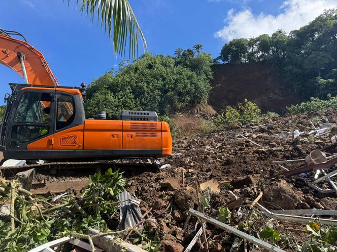 Tahiti landslide kills at least seven, rescue search still underway