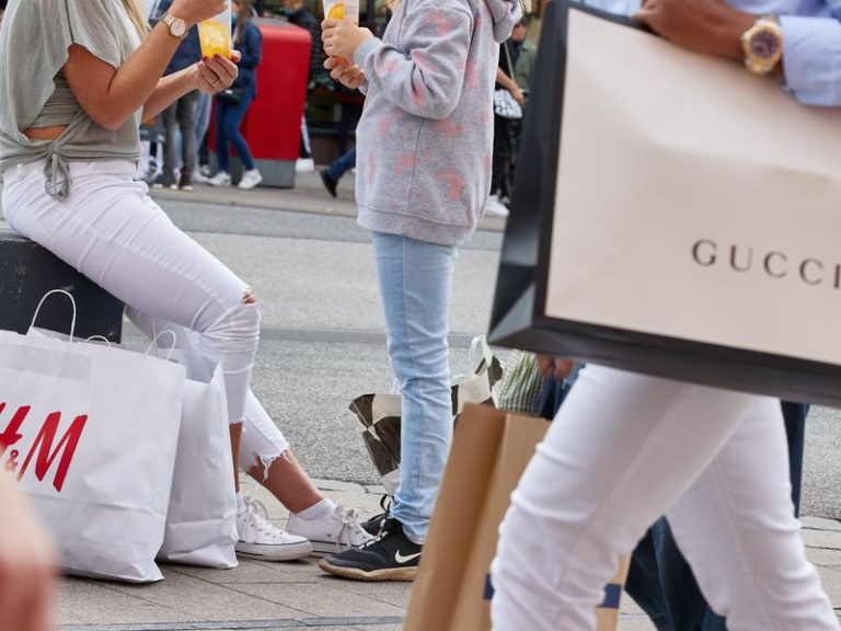 Analysis: The share of people who perceive themselves as poor is the 12th lowest in the EU