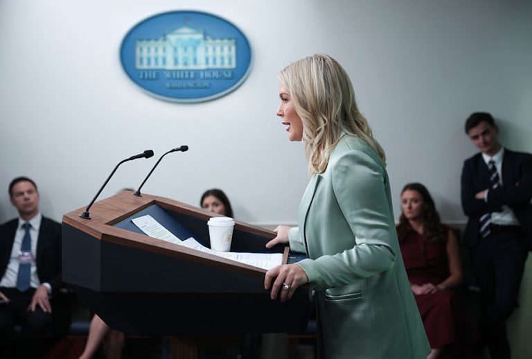 “These people know what they’re doing”: White House launches “media offender” list