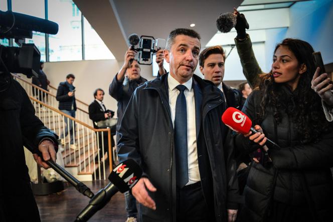 French mayor jailed in sex-tape blackmail case