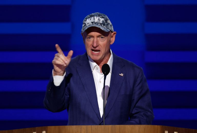 In attacking Mark Kelly, Trump is elevating a 2028 contender