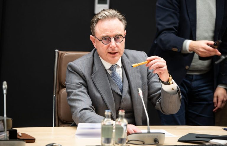 European Commission makes 11th-hour offer to win Belgian backing for Russian asset loan