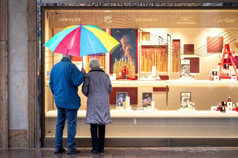 ‘Generation war’ dogs pension debates in France and Germany