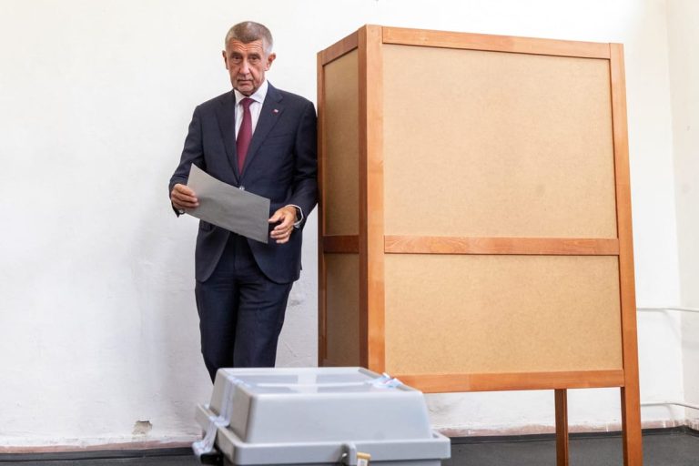 Czech billionaire Babiš will become PM after disposing of agri-business conflict