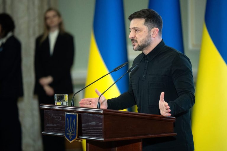 Russia hammers Kyiv as Zelenskyy heads to US for Trump talks