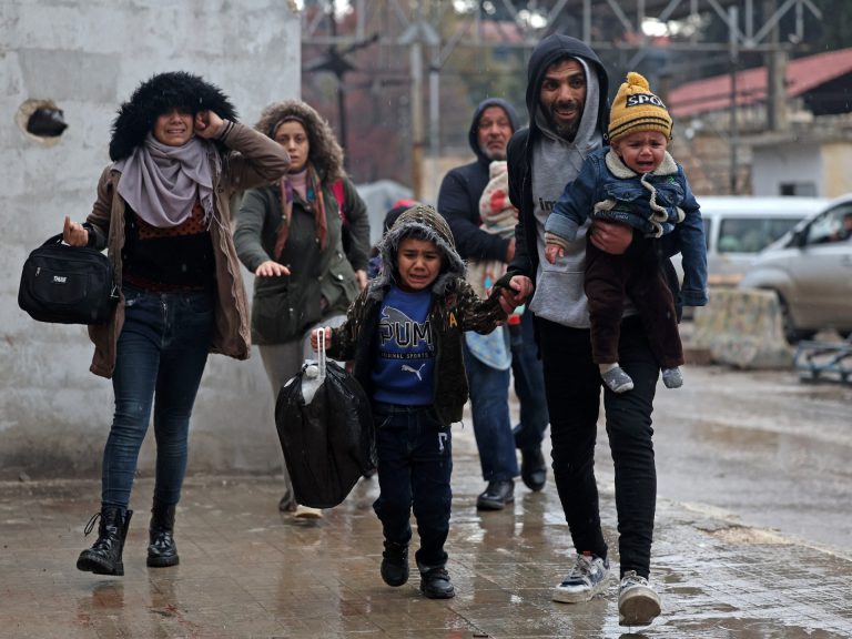 Syria live: Fighting resumes in Aleppo after ceasefire collapses