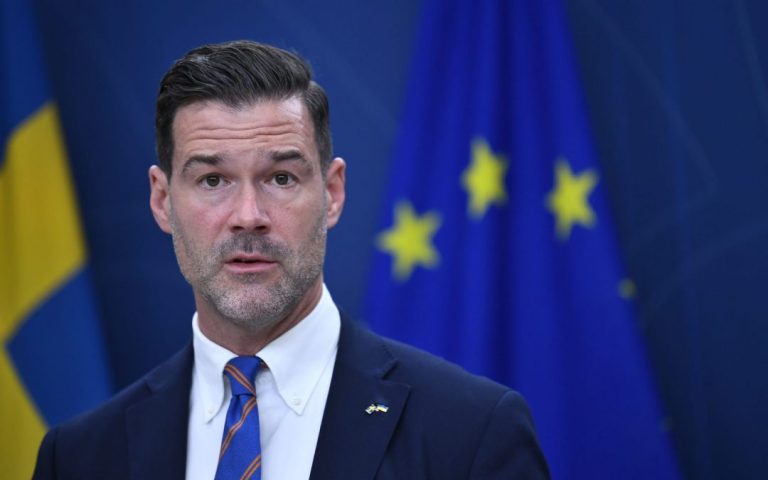 The number of asylum seekers in Sweden is decreasing – down 30 percent