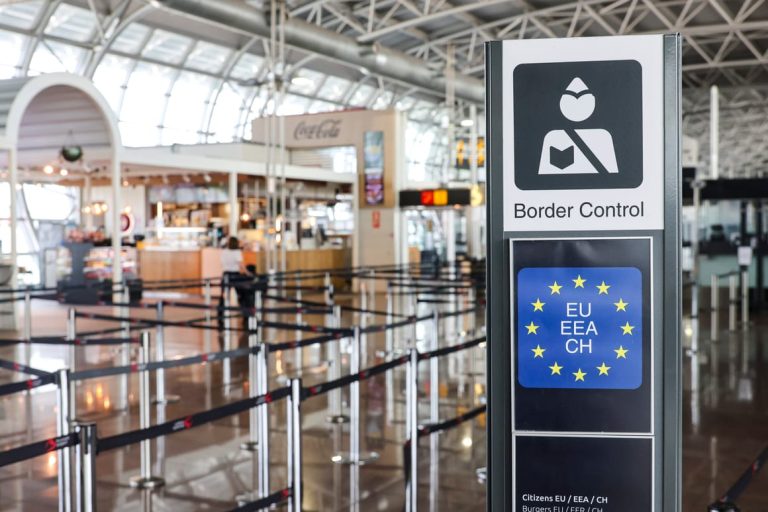 Airports and EU clash over new border control rules