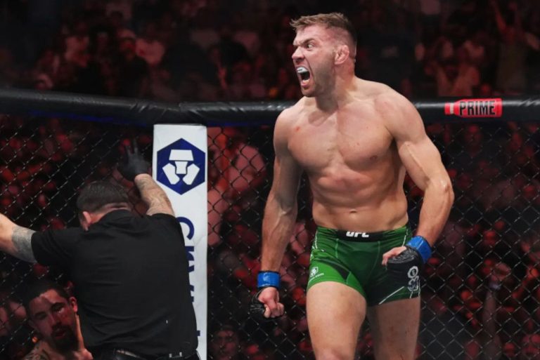 Dricus du Plessis to return to the octagon at UFC 327?