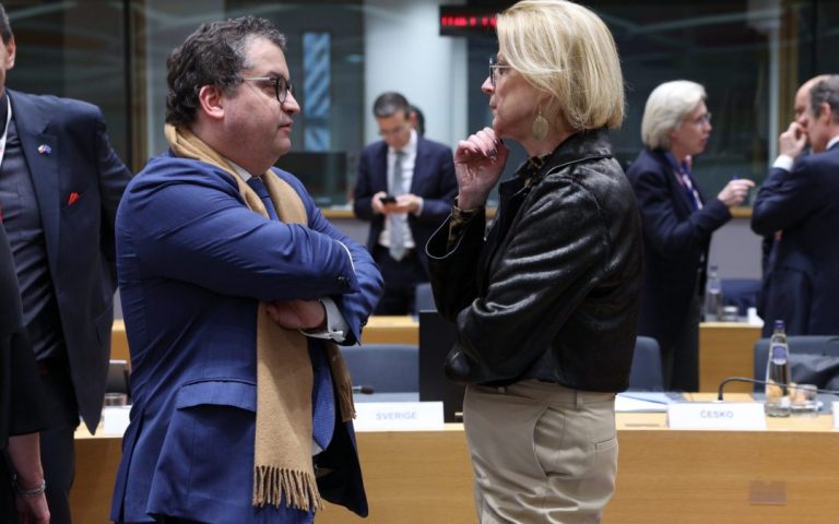 Portugal highlights deadline to discuss Greenland and MEPs call for firmness towards the USA