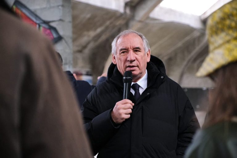 A Pau, Bayrou plus menacé que jamais