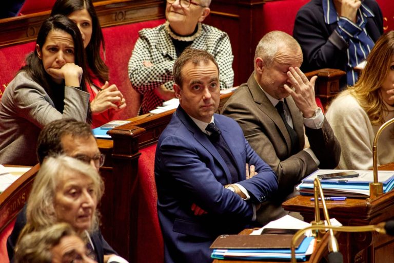 French government survives no-confidence votes over budget
