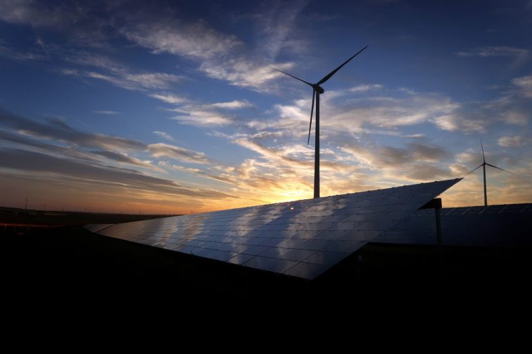 Study: Czechia continues to lag significantly behind in the EU in the use of solar and wind energy